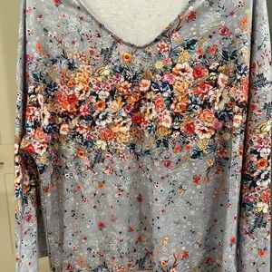 Floral V-Neck Long Sleeve Top